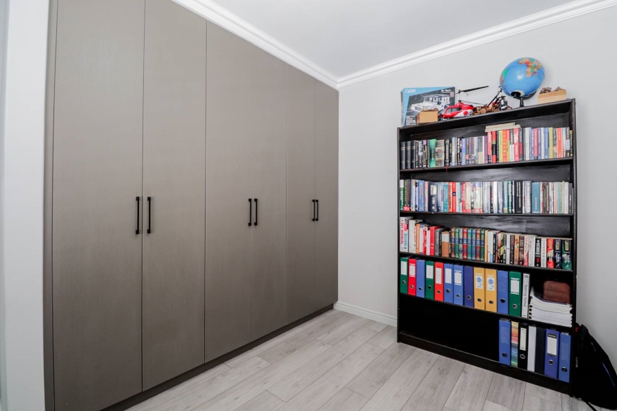 To Let 3 Bedroom Property for Rent in Seemeeu Park Western Cape